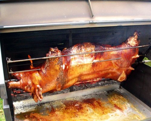 Recepty pro přípravu uzeného masa, grilované kýty nebo selete na grilu
